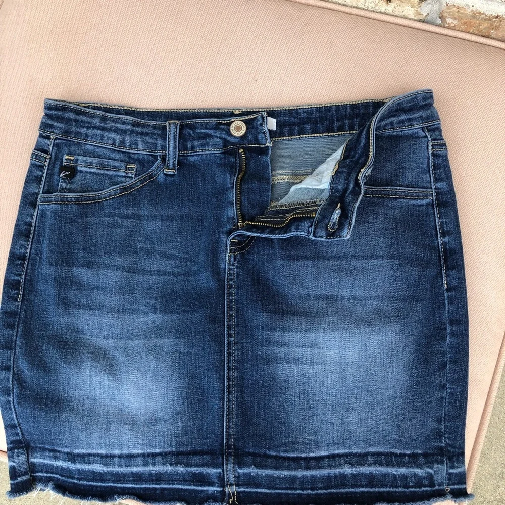 KanCan Stretchy Cotton Distressed Raw Hem Medium Wash Mini Jean Skirt 9/28